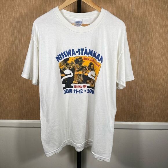Gildan Activewear Men's Nisswa-Stamman 2001 Nordic Folk Festival T-Shirt Large - Picture 1 of 6